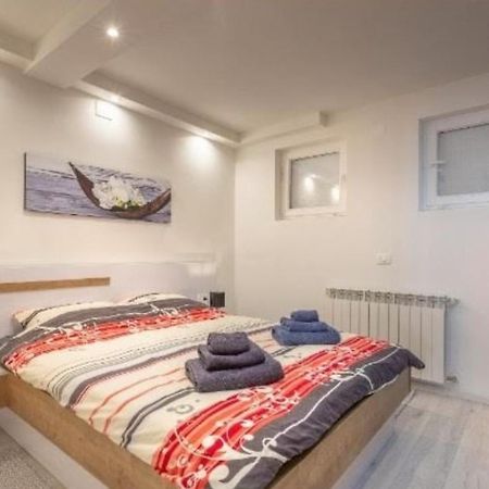 Appartamento Newly Renovated App Goran Umago Esterno foto
